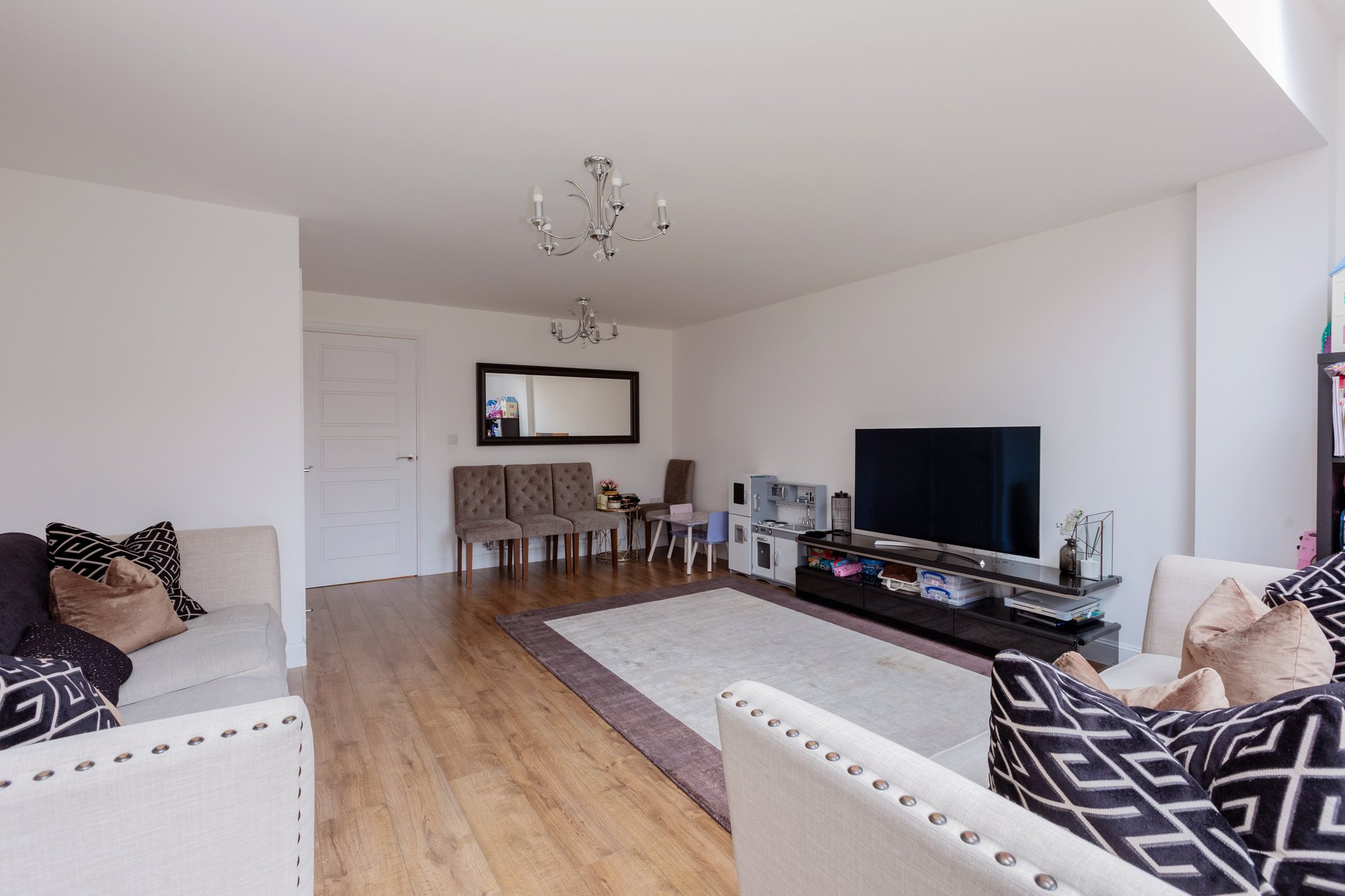 4 bed terraced house for sale in Langley Road, Langley  - Property Image 5