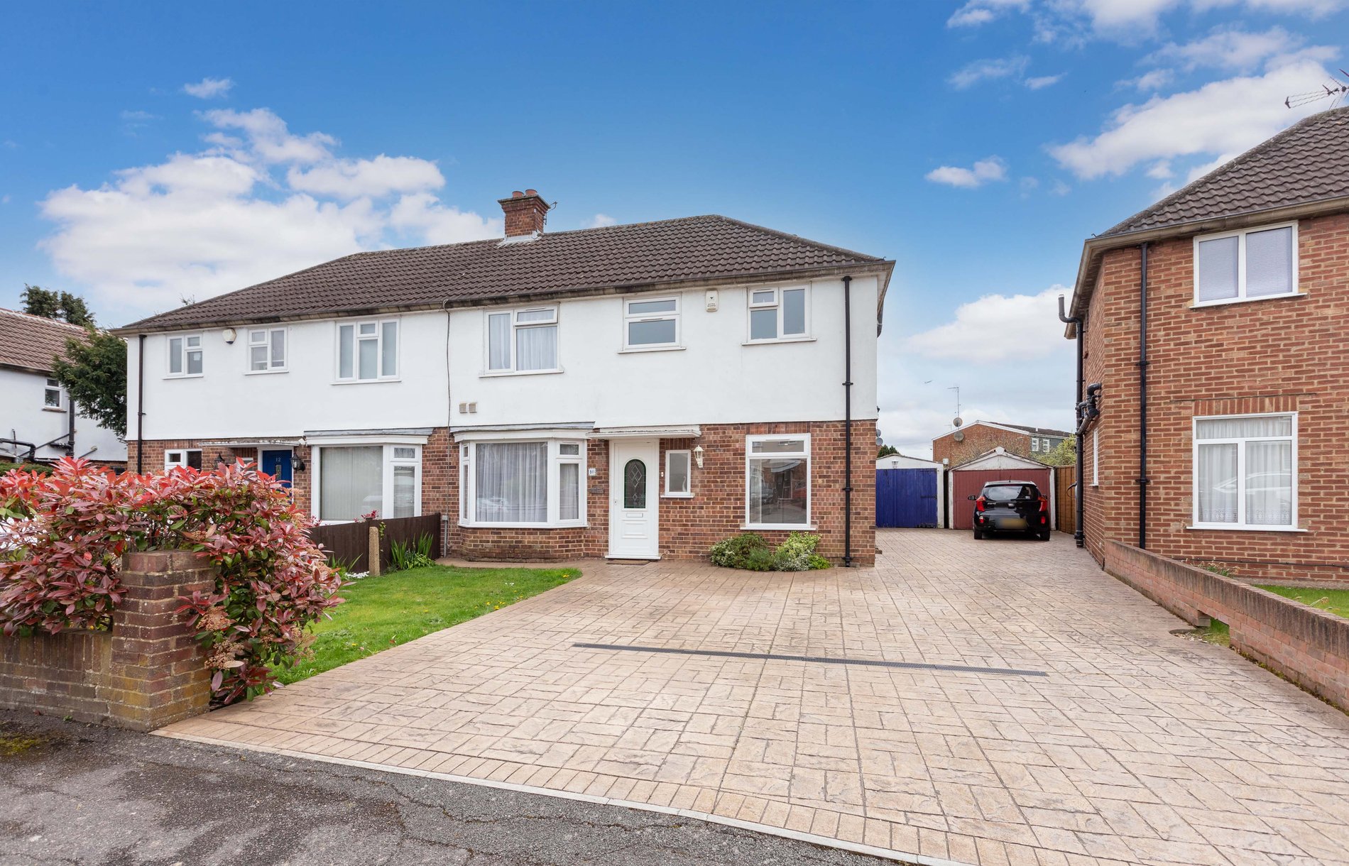 3 bed semi-detached house for sale in Raymond Road, Langley - Property Image 1