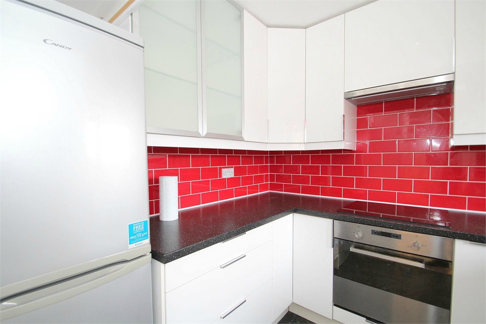 2 bed flat for sale in Hawthorne Crescent, West Drayton  - Property Image 7