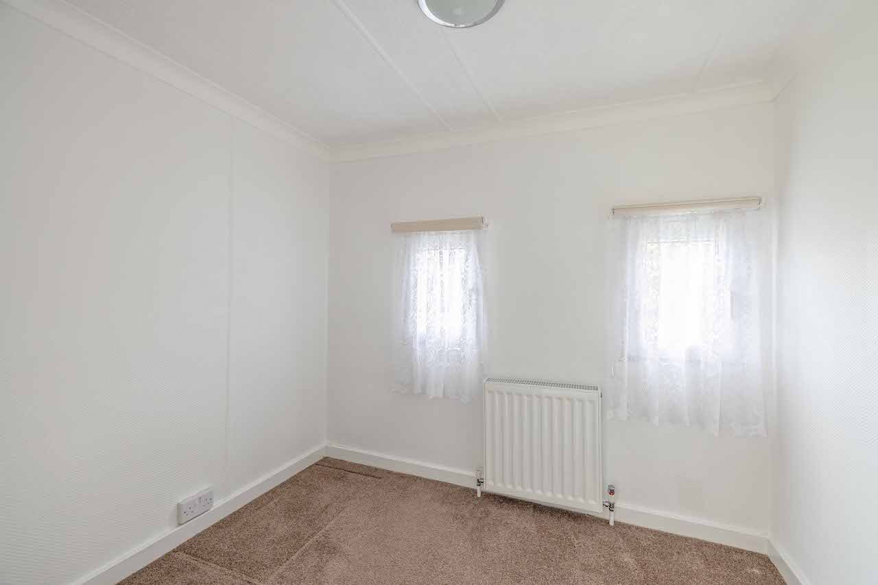 2 bed for sale in Thorney Mill Road, West Drayton  - Property Image 9