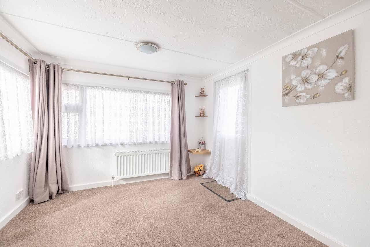 2 bed for sale in Thorney Mill Road, West Drayton  - Property Image 8