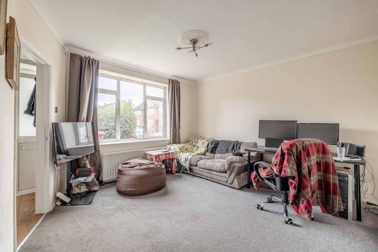 3 bed terraced house for sale in Ryvers Road, Langley  - Property Image 3
