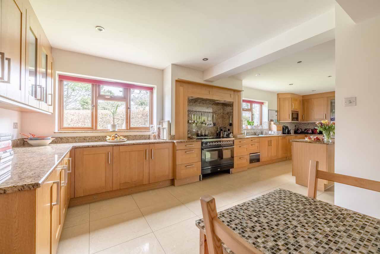 6 bed detached house for sale in Cherry Tree Lane, Iver  - Property Image 4