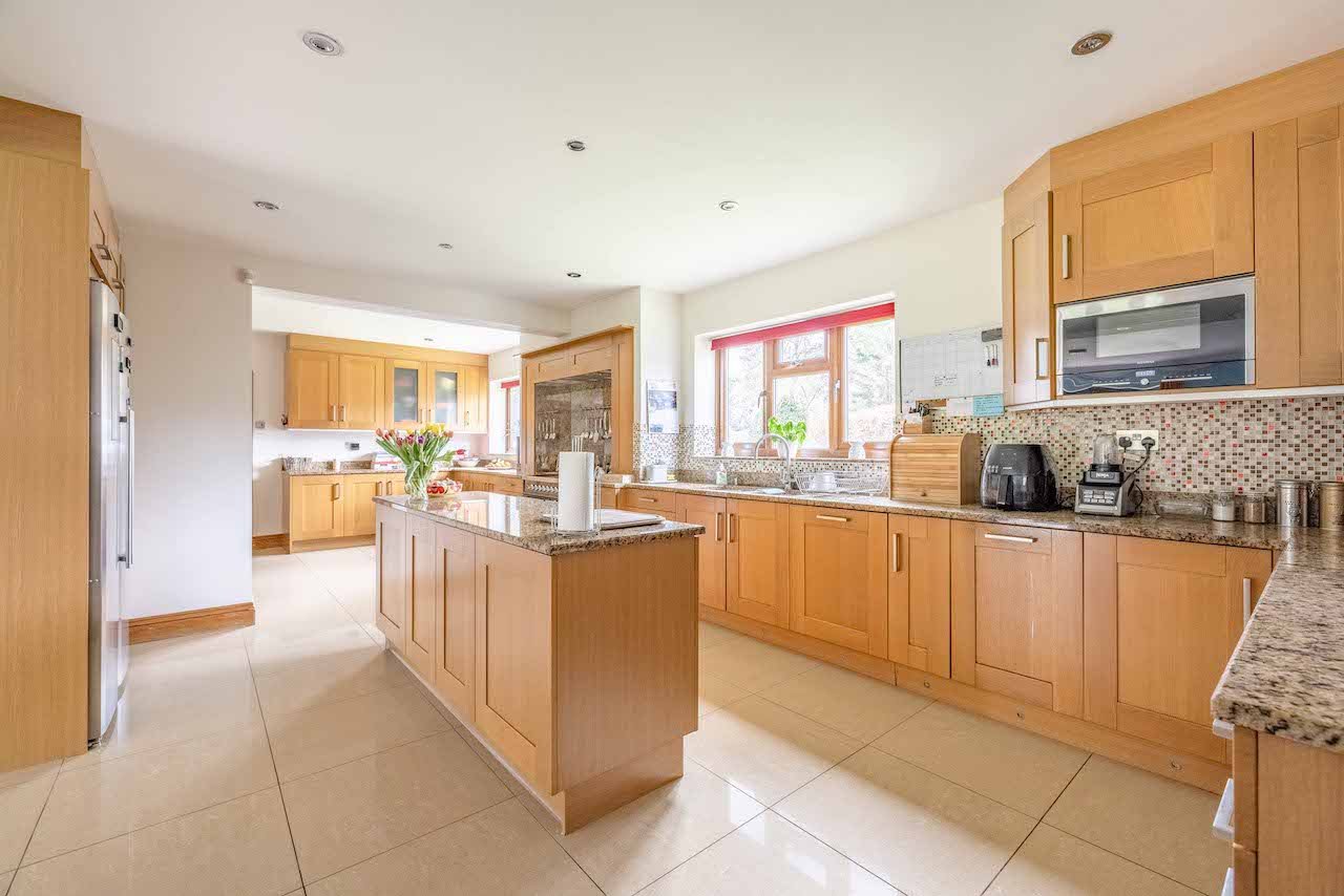 6 bed detached house for sale in Cherry Tree Lane, Iver  - Property Image 15