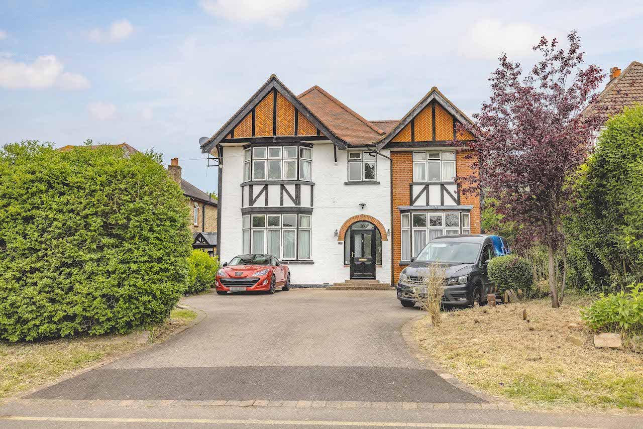 5 bed detached house for sale in North Common Road, Uxbridge - Property Image 1