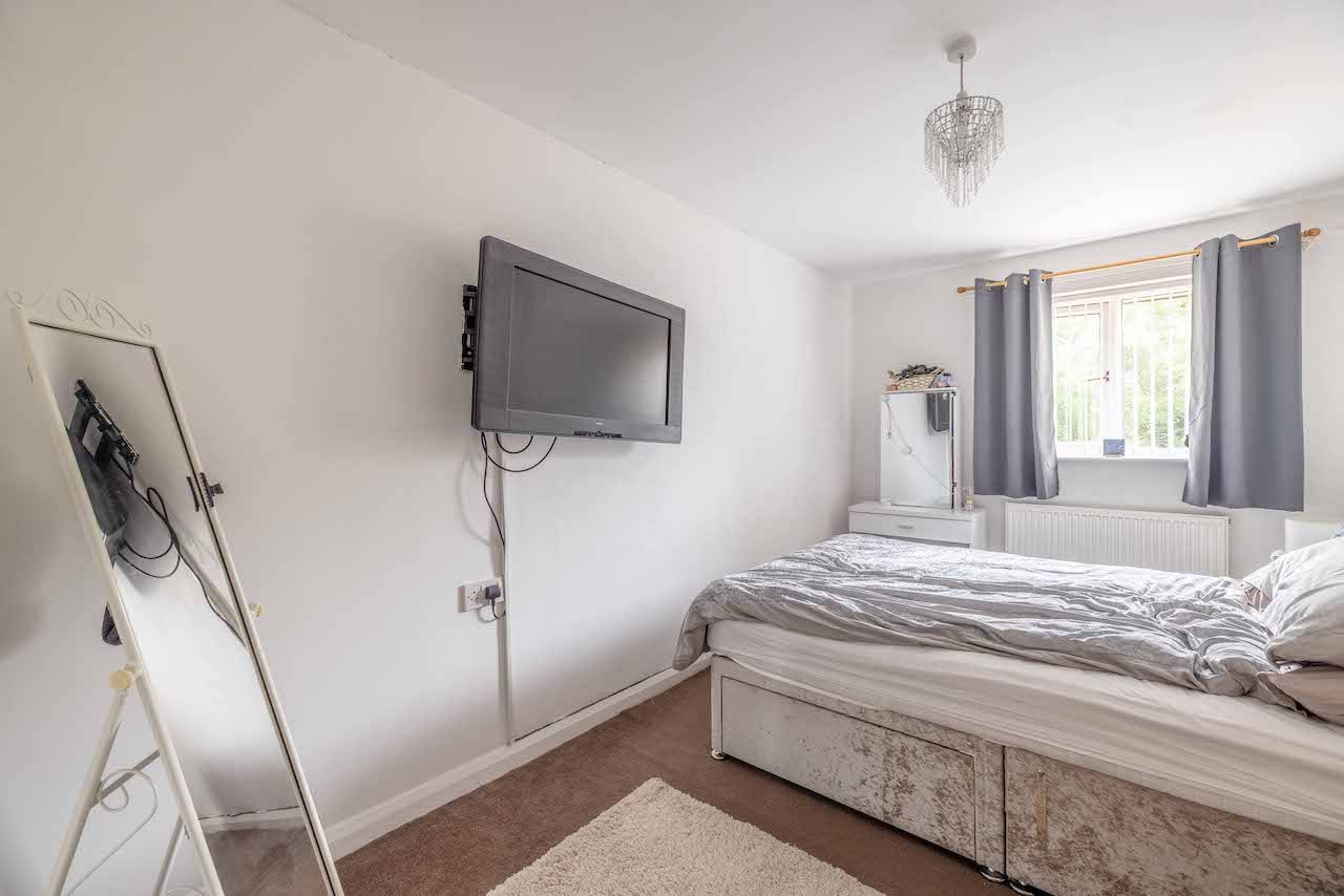 2 bed terraced house for sale in Humber Close, West Drayton  - Property Image 4