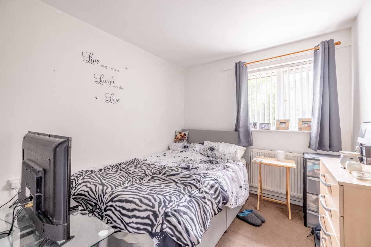 2 bed terraced house for sale in Humber Close, West Drayton  - Property Image 5