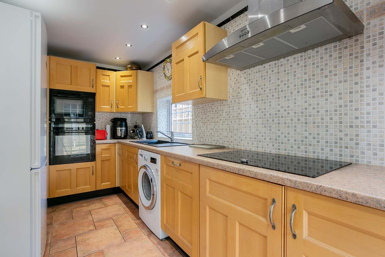 3 bed semi-detached house for sale in Summerhouse Lane, West Drayton  - Property Image 14