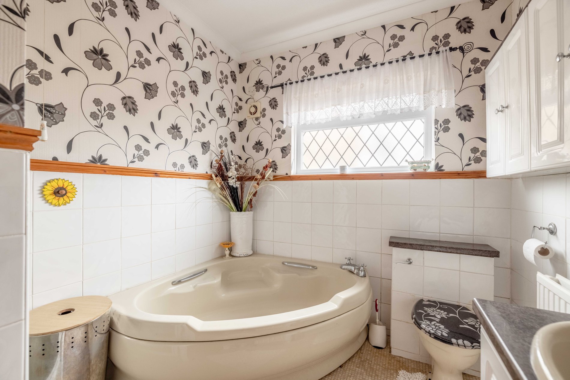 4 bed bungalow for sale in Leacroft Road, Iver  - Property Image 8