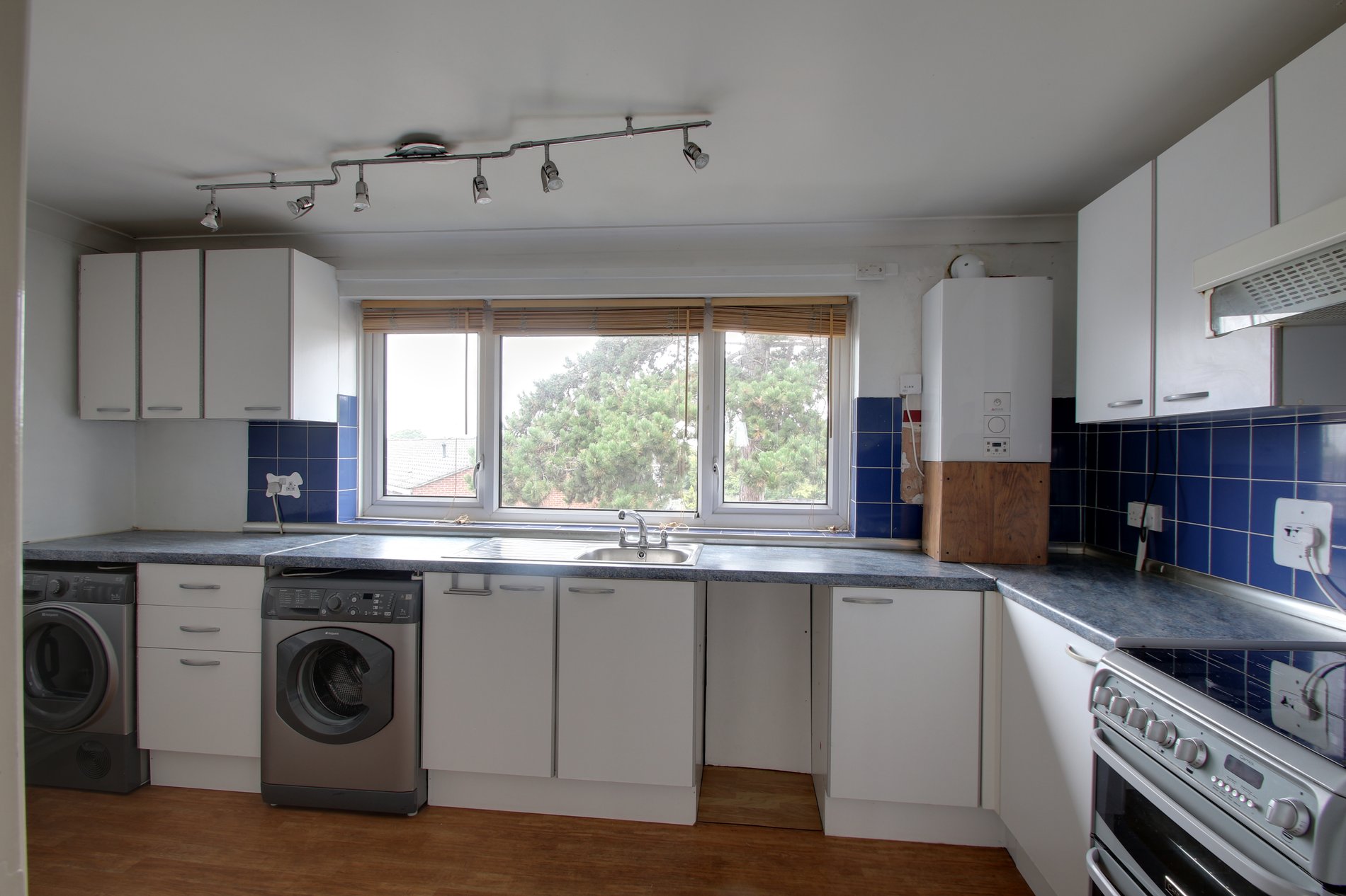 2 bed flat for sale in Grampian Way, Langley  - Property Image 5