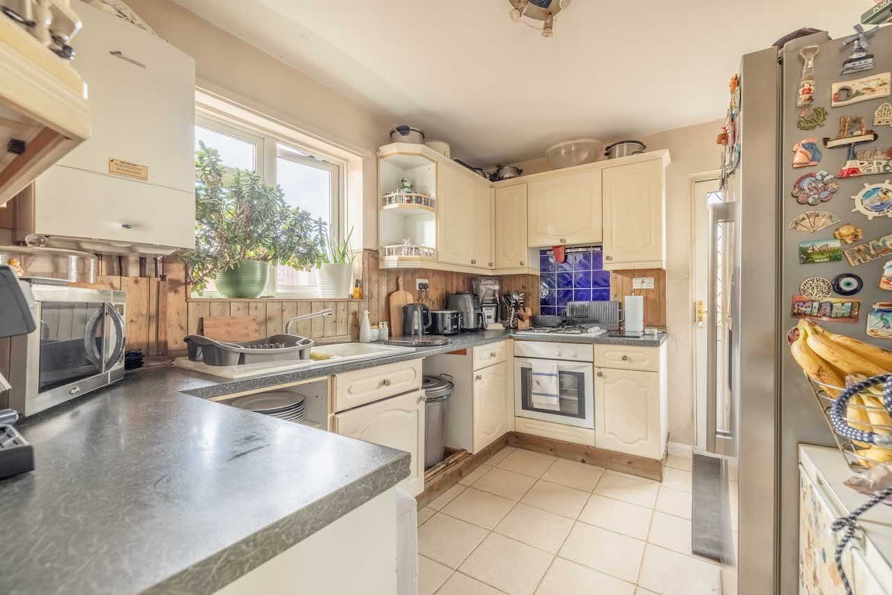 3 bed semi-detached house for sale in Kings Road, West Drayton  - Property Image 5