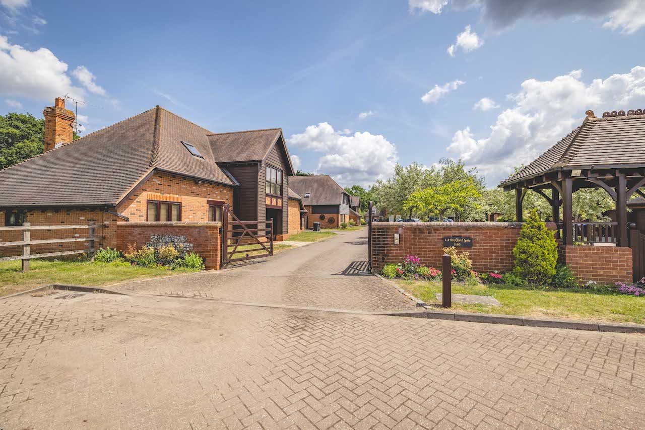 4 bed detached house for sale in Buckland Gate, Wexham, SL3