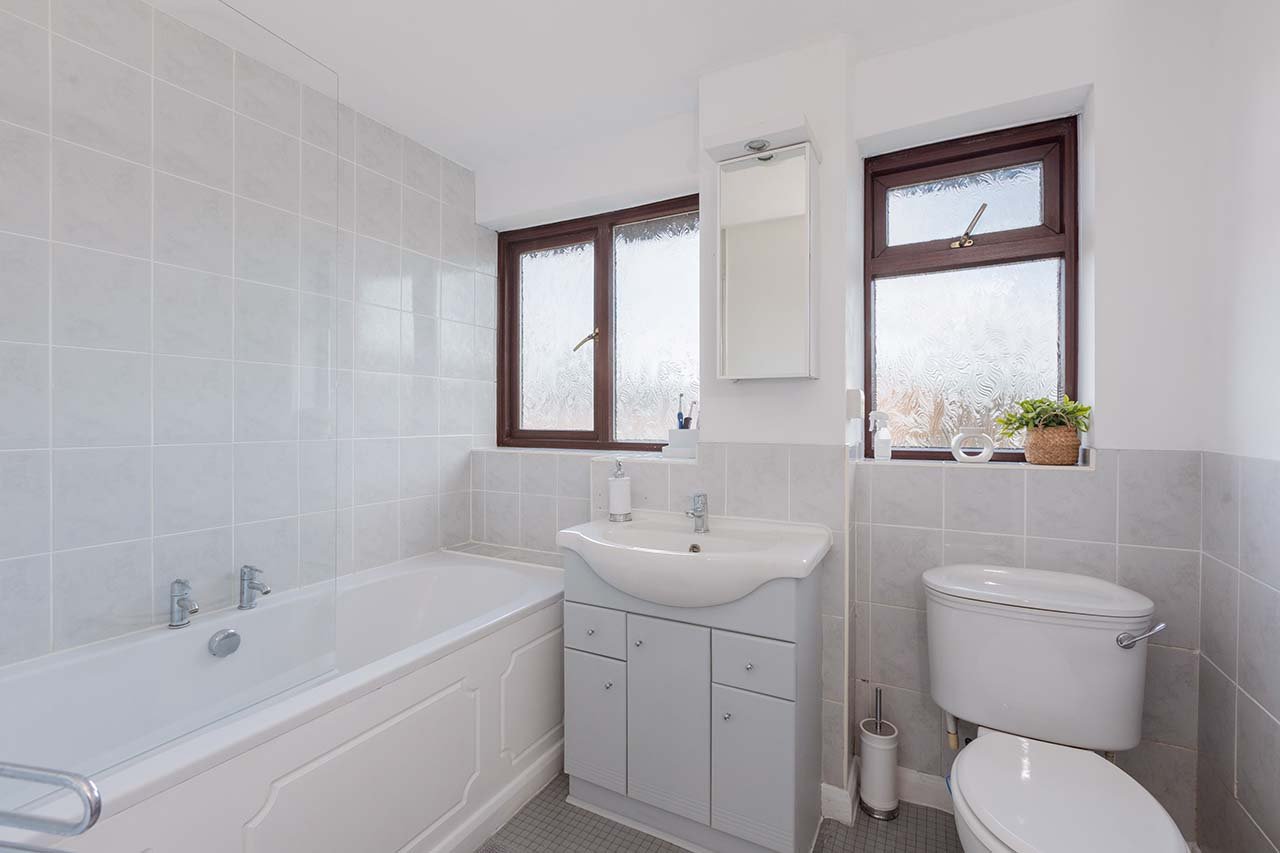3 bed terraced house for sale in Clonmel Way, Burnham  - Property Image 15