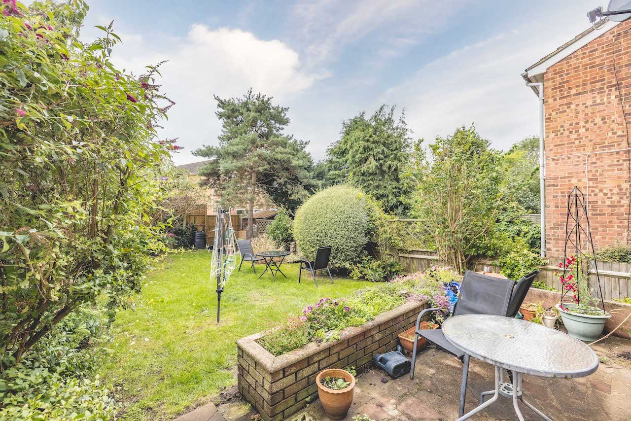3 bed end of terrace house for sale in Hill Farm Road, Chalfont St Peter  - Property Image 12