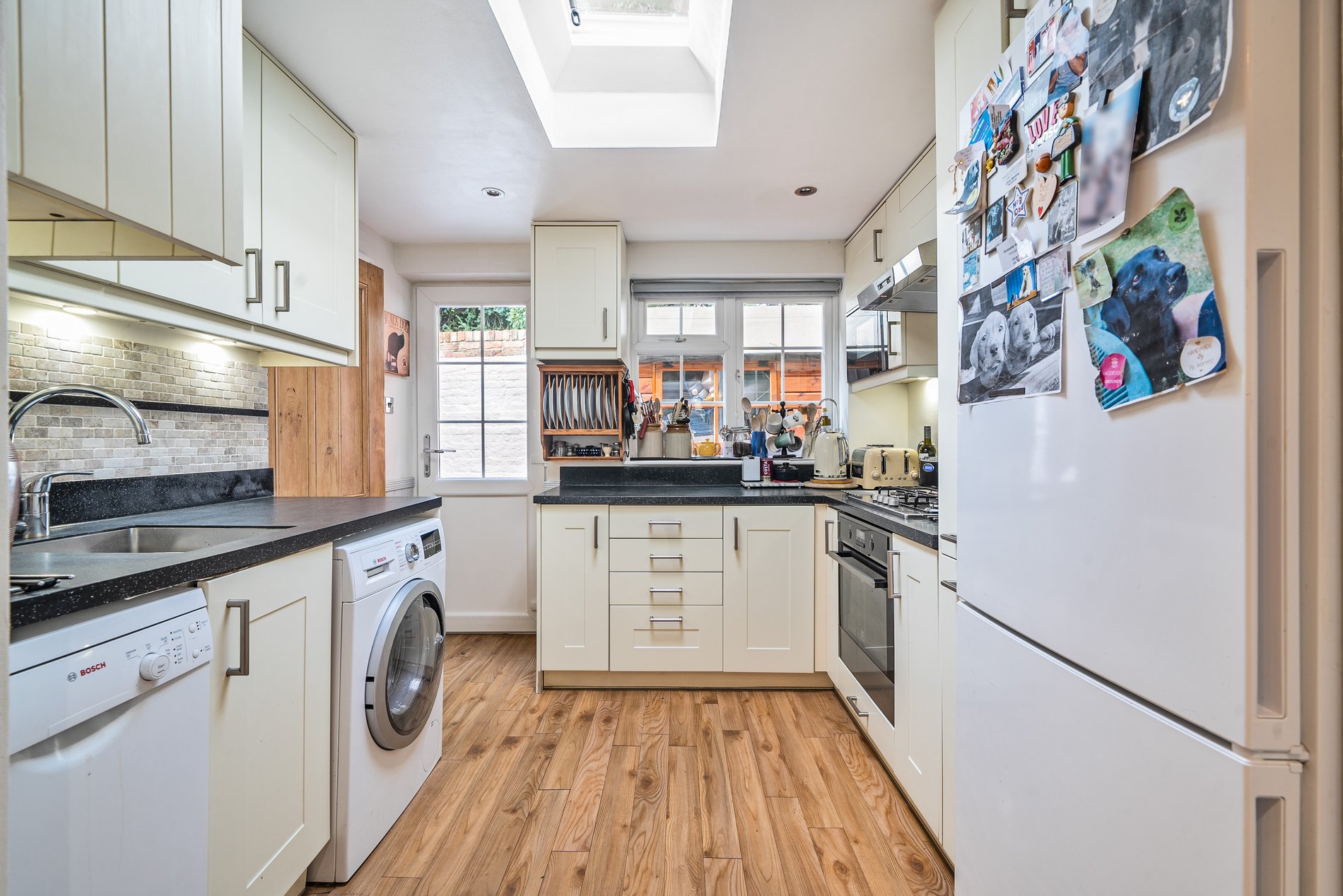 2 bed terraced house for sale in Oxford Road, Gerrards Cross  - Property Image 4