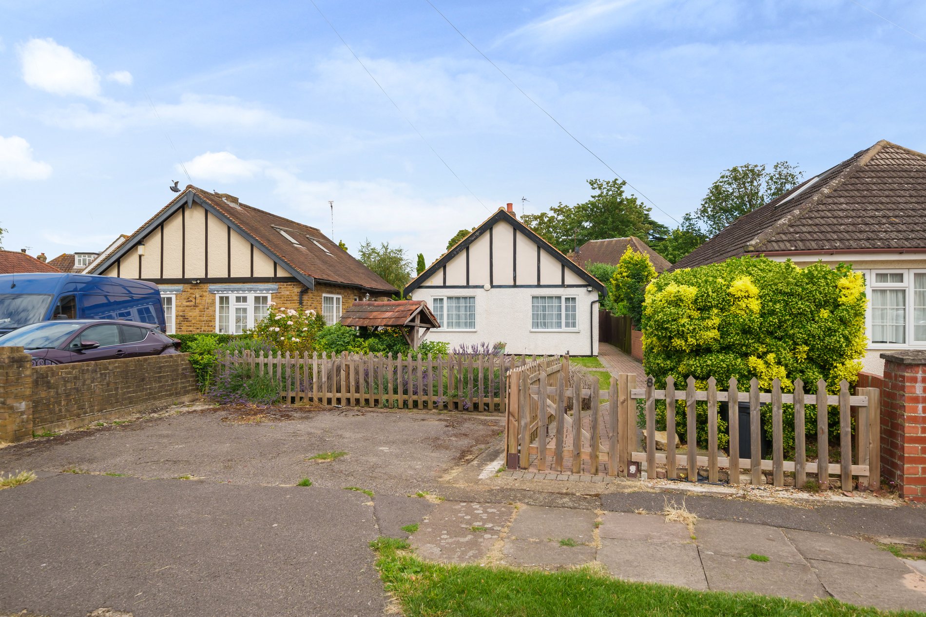 3 bed bungalow for sale in Bagley Close, West Drayton - Property Image 1