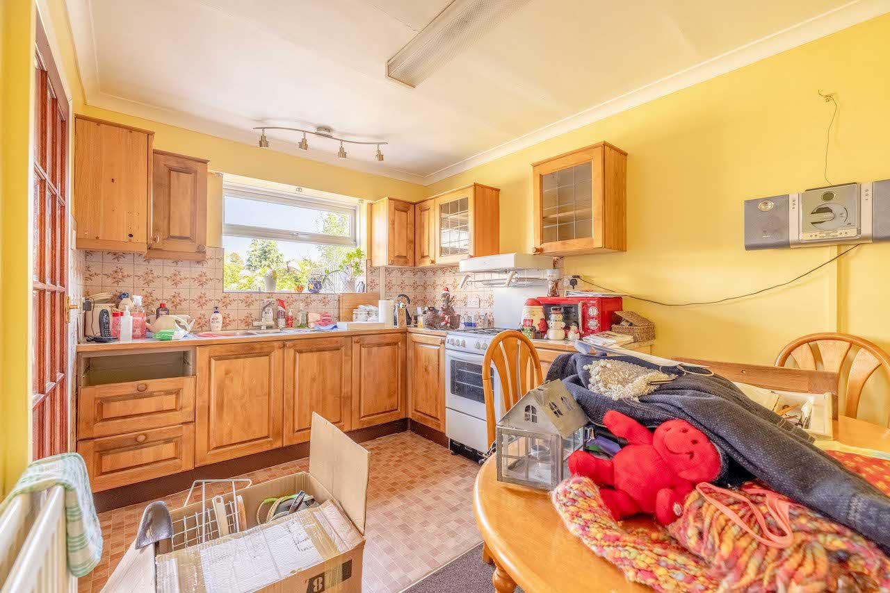 3 bed end of terrace house for sale in Dornels, Wexham  - Property Image 6