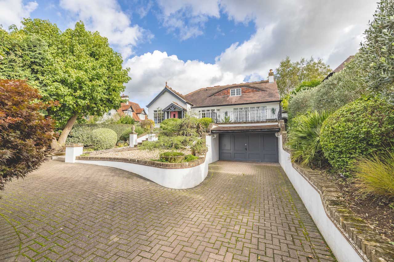 4 bed detached house for sale in Hillfield Road, Chalfont St Peter  - Property Image 14