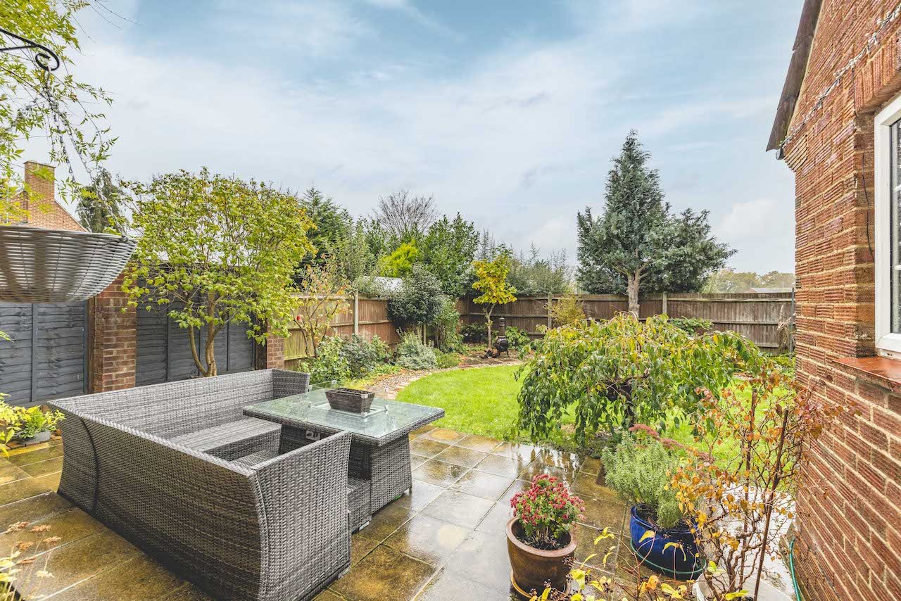 4 bed semi-detached house for sale in Anslow Gardens, Iver  - Property Image 9