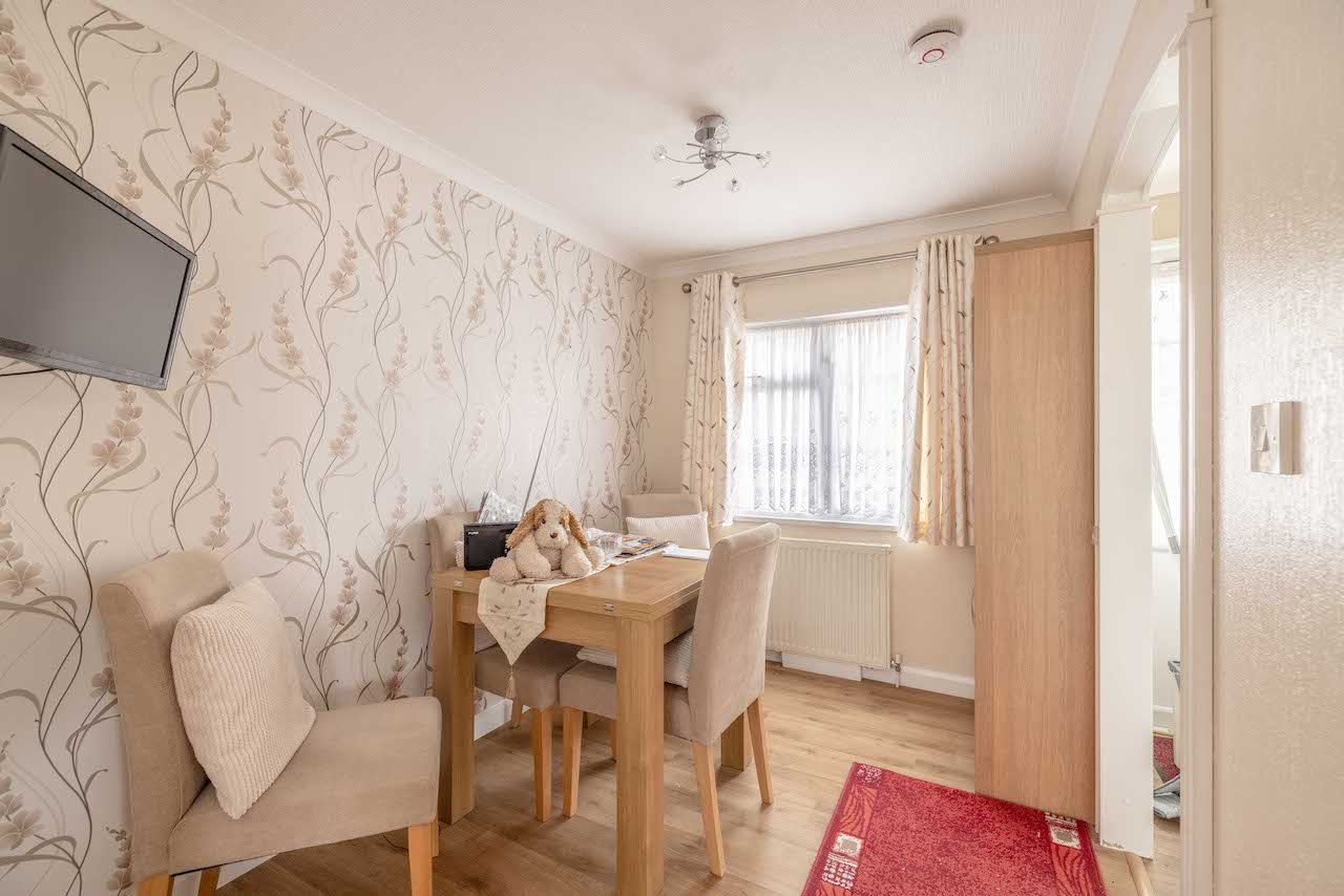 2 bed mobile home for sale in Thorney Mill Road, West Drayton  - Property Image 3