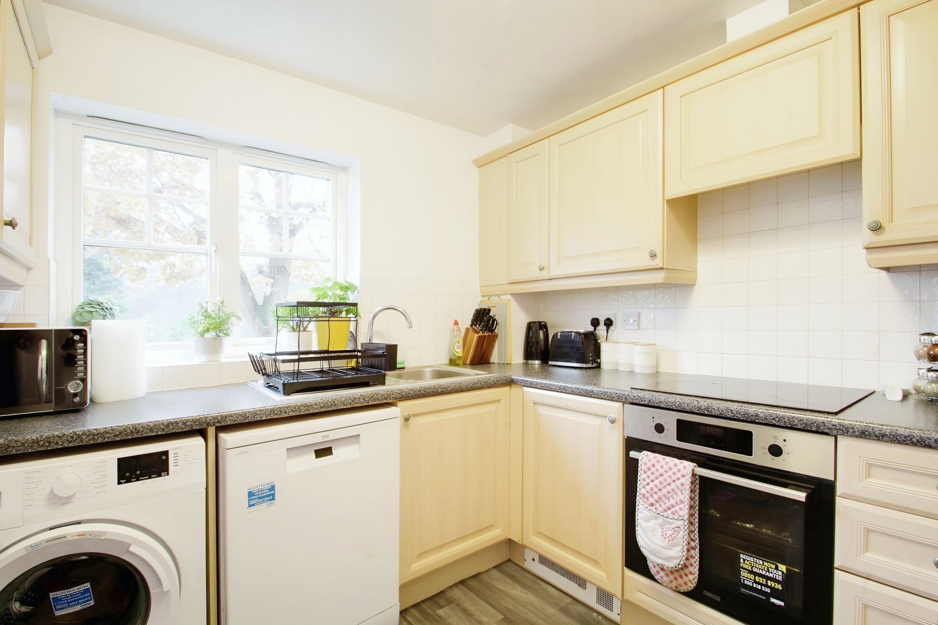 2 bed flat to rent in Colham Road, Uxbridge  - Property Image 3
