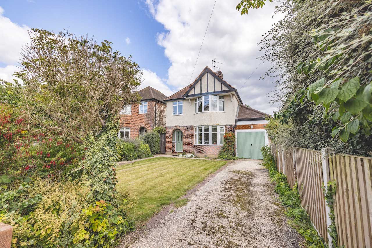 3 bed detached house for sale in Leigh Park, Datchet - Property Image 1