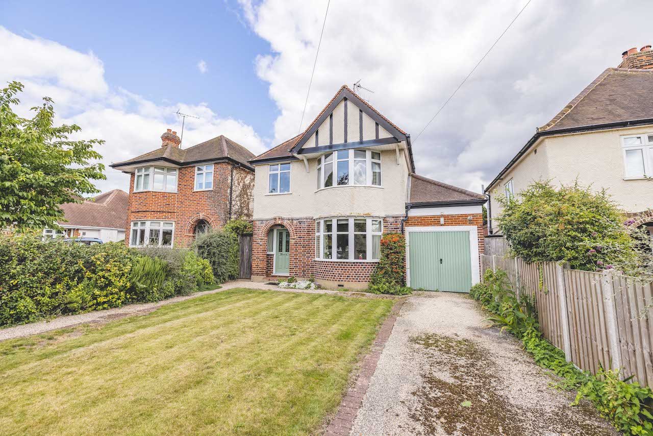 3 bed detached house for sale in Leigh Park, Datchet  - Property Image 21