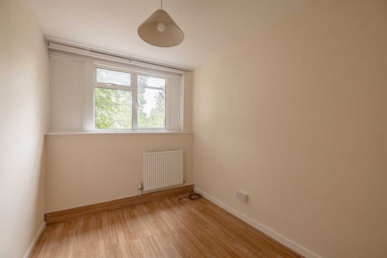 3 bed flat for sale in Hornbill Close, Uxbridge  - Property Image 7