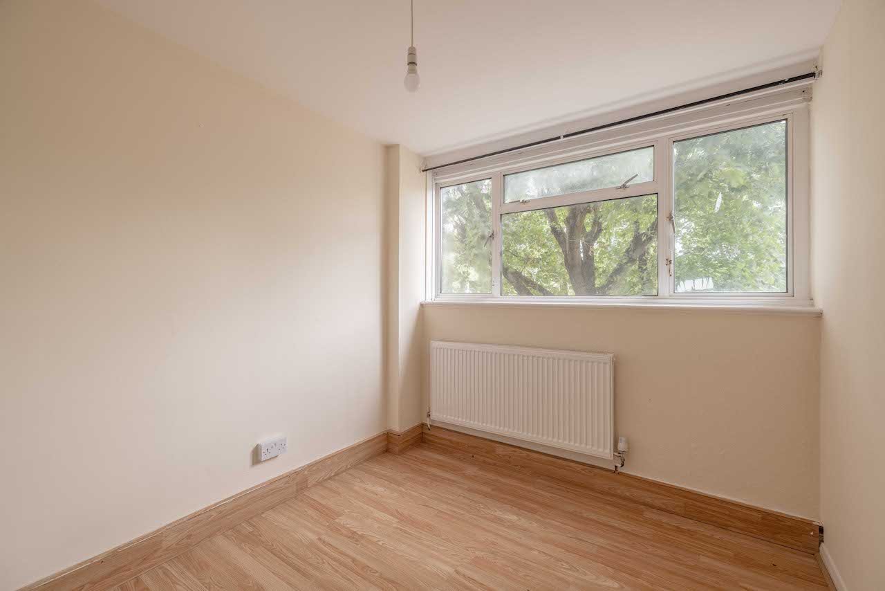 3 bed flat for sale in Hornbill Close, Uxbridge  - Property Image 5