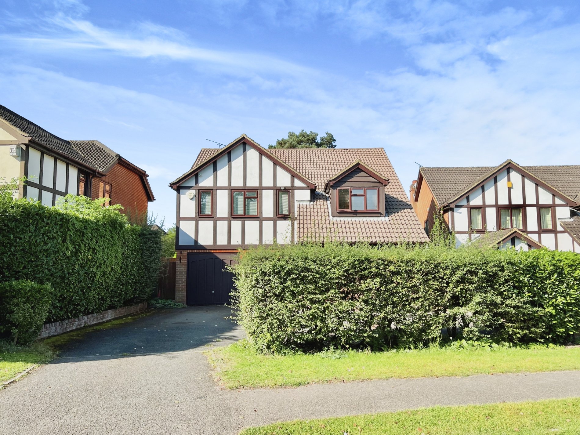 5 bed detached house to rent in Denham Lane, Chalfont St Peter  - Property Image 1
