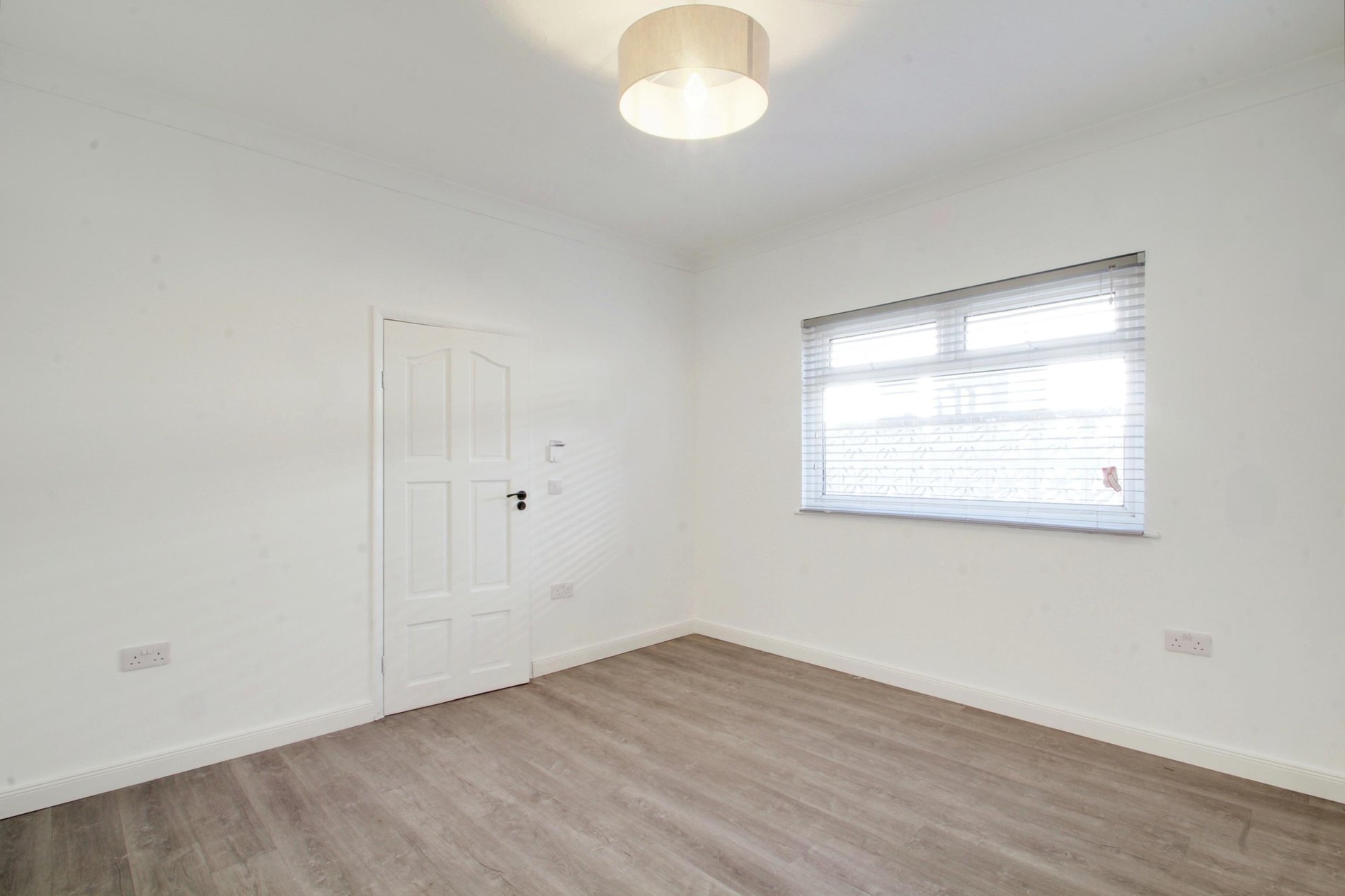 3 bed detached bungalow to rent in Ferrers Avenue, West Drayton  - Property Image 13
