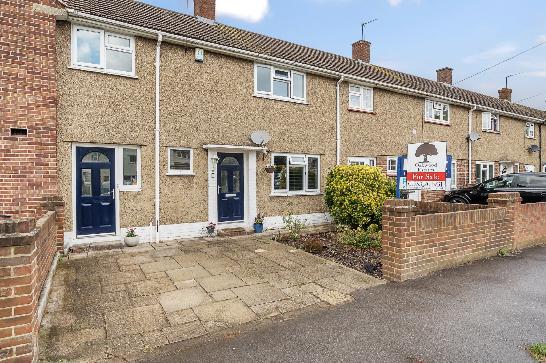 3 bed terraced house for sale in Berryfield, Slough - Property Image 1
