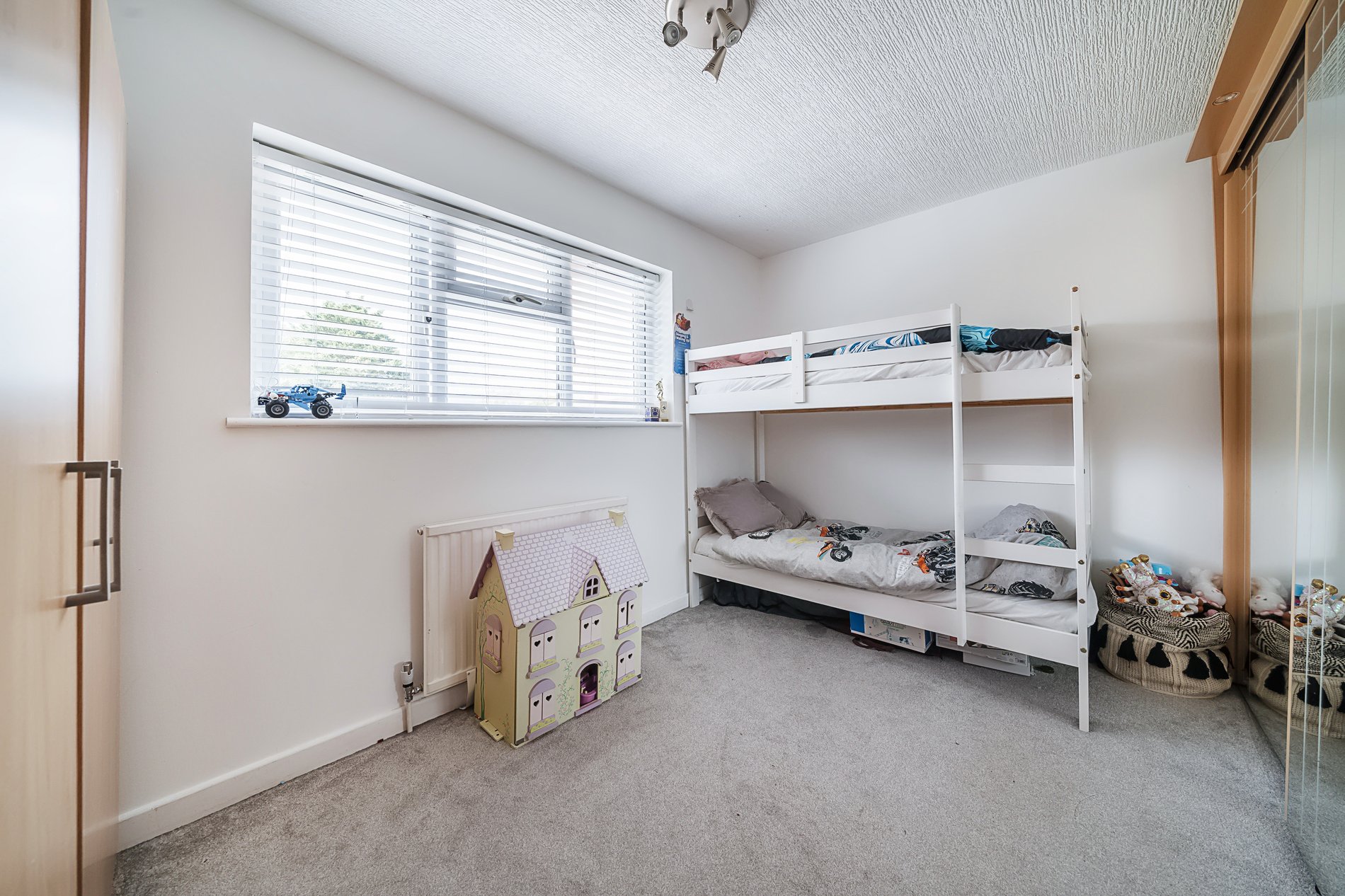 3 bed terraced house for sale in Berryfield, Slough  - Property Image 6