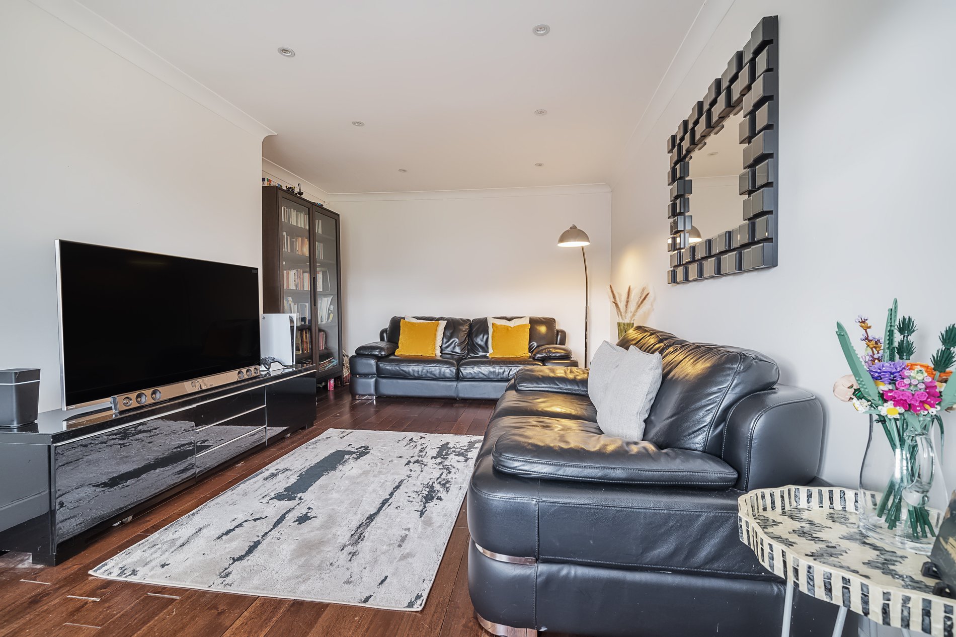 3 bed terraced house for sale in Berryfield, Slough  - Property Image 8