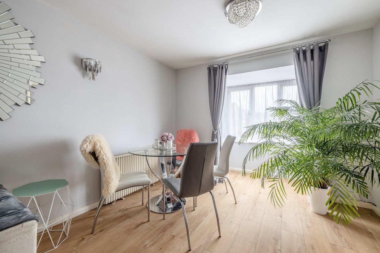 2 bed flat for sale in Hawthorne Crescent, West Drayton  - Property Image 9