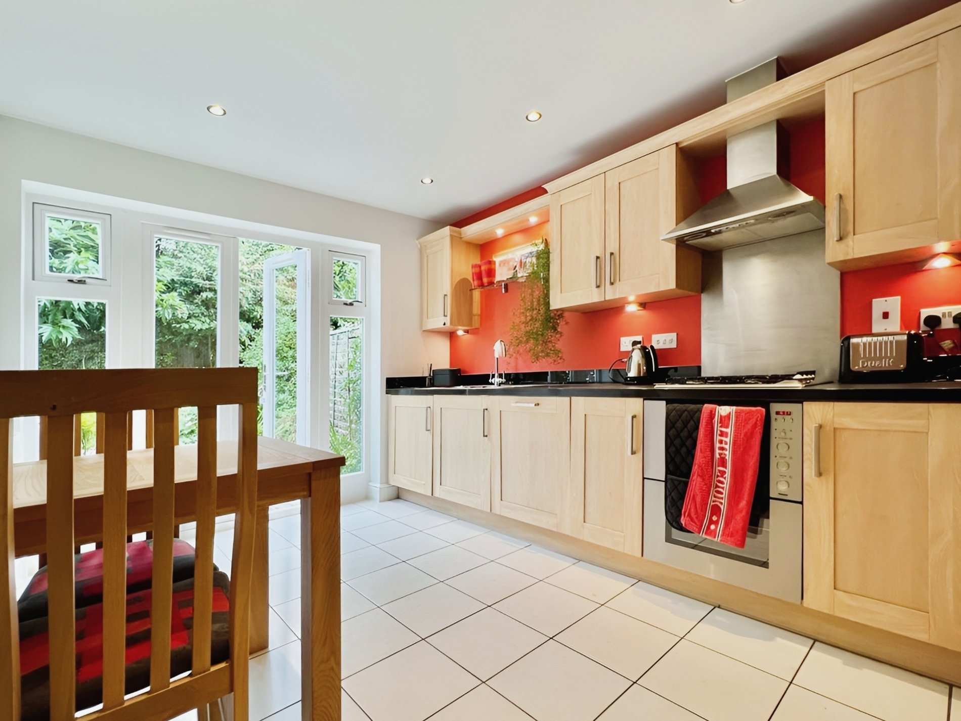 3 bed terraced house for sale in Copperfields, High Wycombe  - Property Image 4
