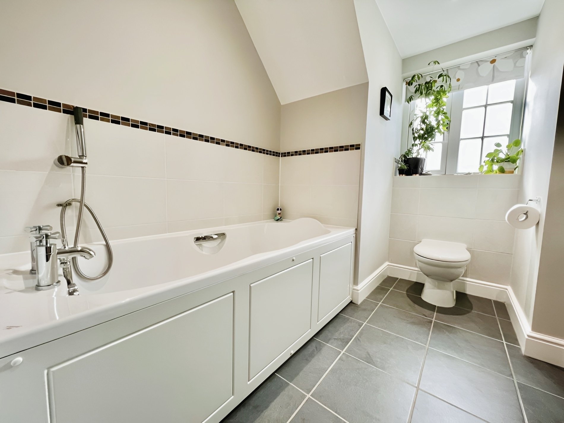 3 bed terraced house for sale in Copperfields, High Wycombe  - Property Image 8