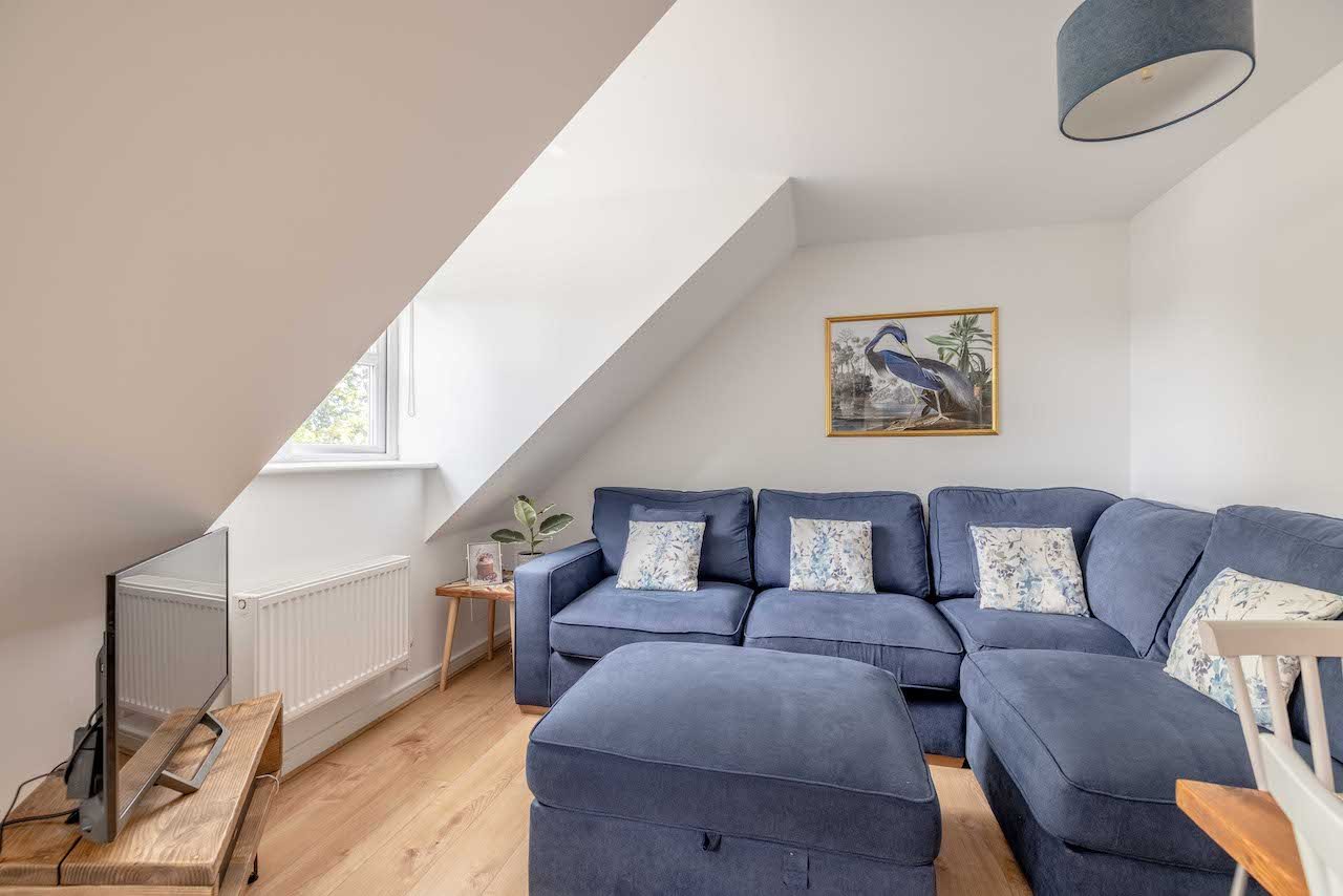 2 bed flat for sale in The Old Orchard, Iver  - Property Image 8
