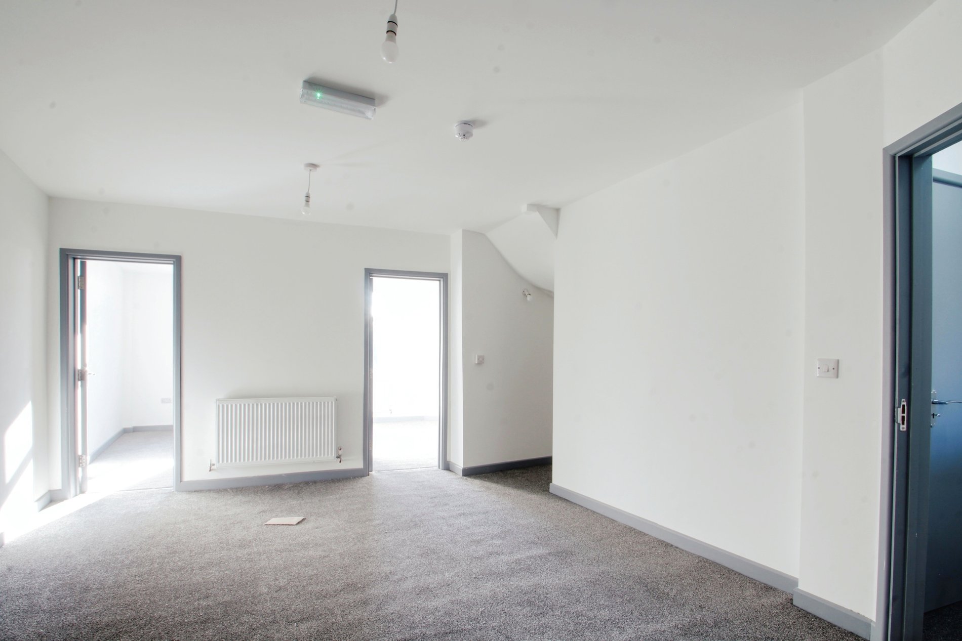 2 bed flat to rent in Uxbridge Road, Hayes - Property Image 1