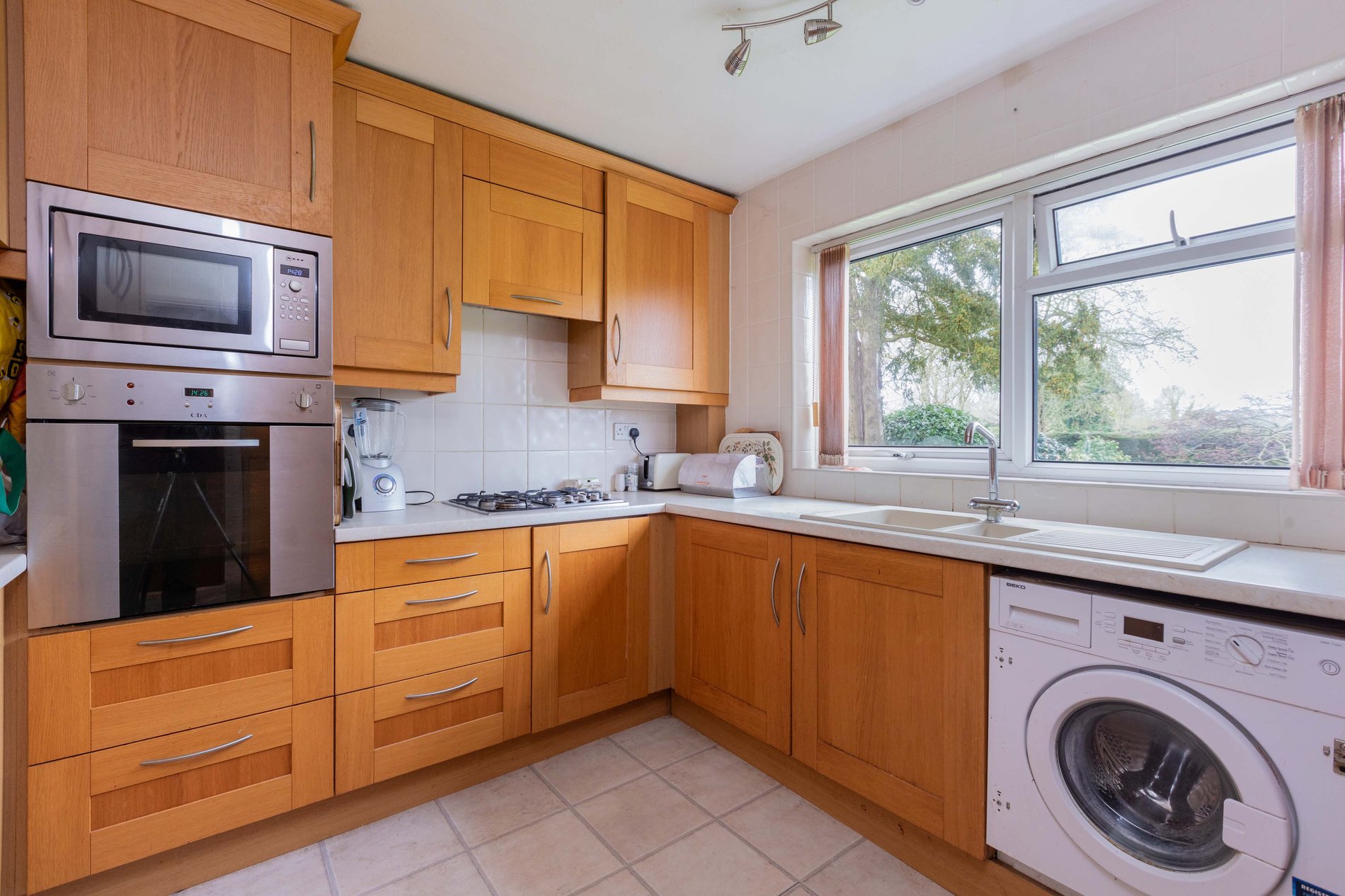 3 bed flat for sale in Church Lane, Wexham  - Property Image 4
