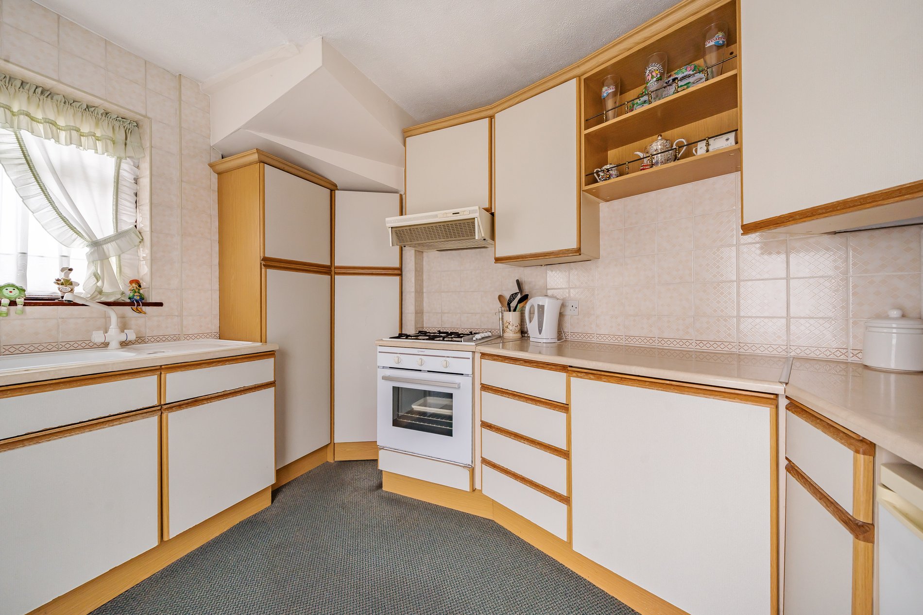 3 bed end of terrace house for sale in Moorland Road, Harmondsworth  - Property Image 4