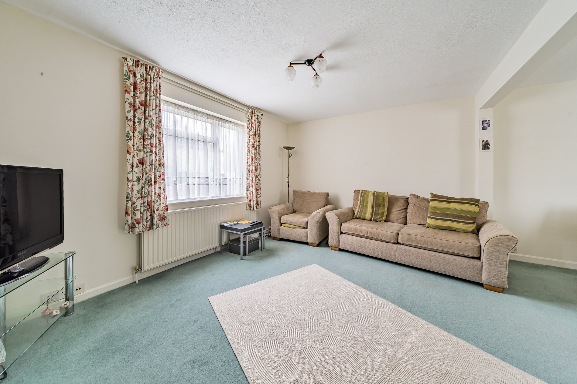 3 bed end of terrace house for sale in Moorland Road, Harmondsworth  - Property Image 2