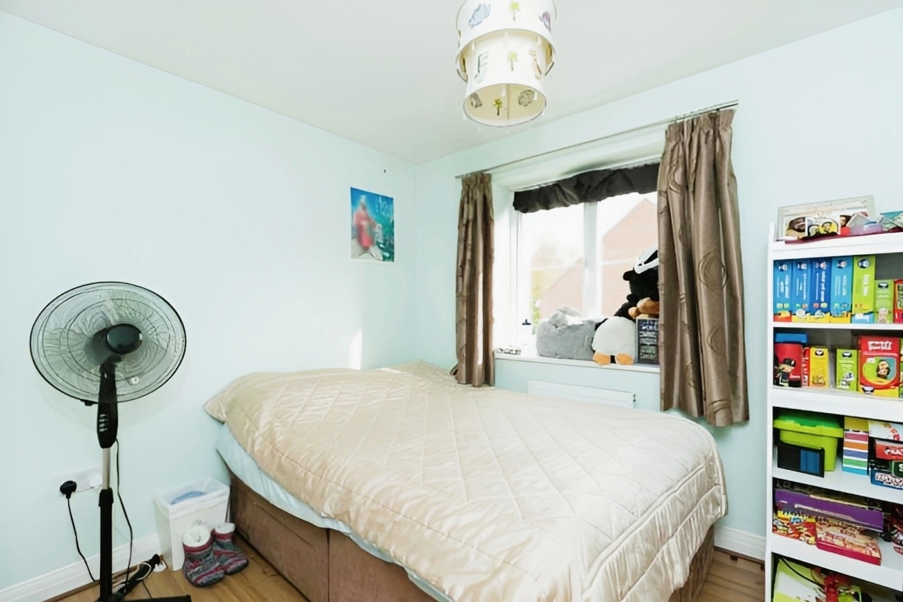 3 bed end of terrace house for sale in Franklins, Maple Cross  - Property Image 9