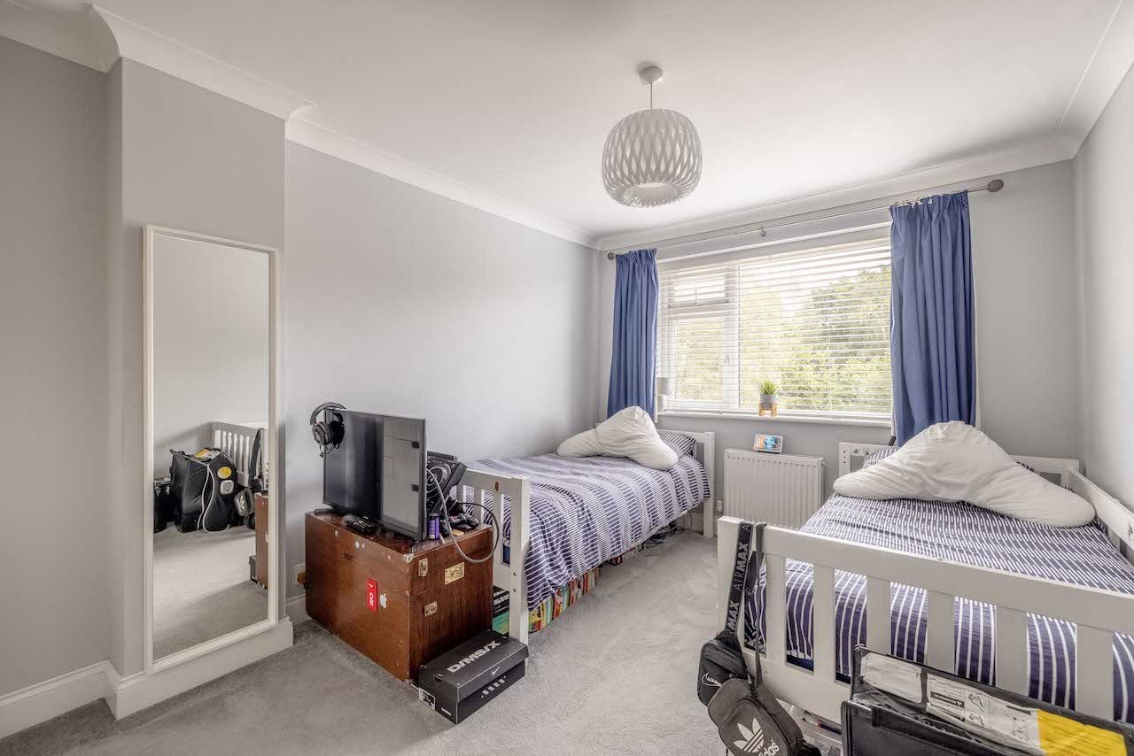 3 bed town house for sale in Copse Wood, Iver Heath  - Property Image 13