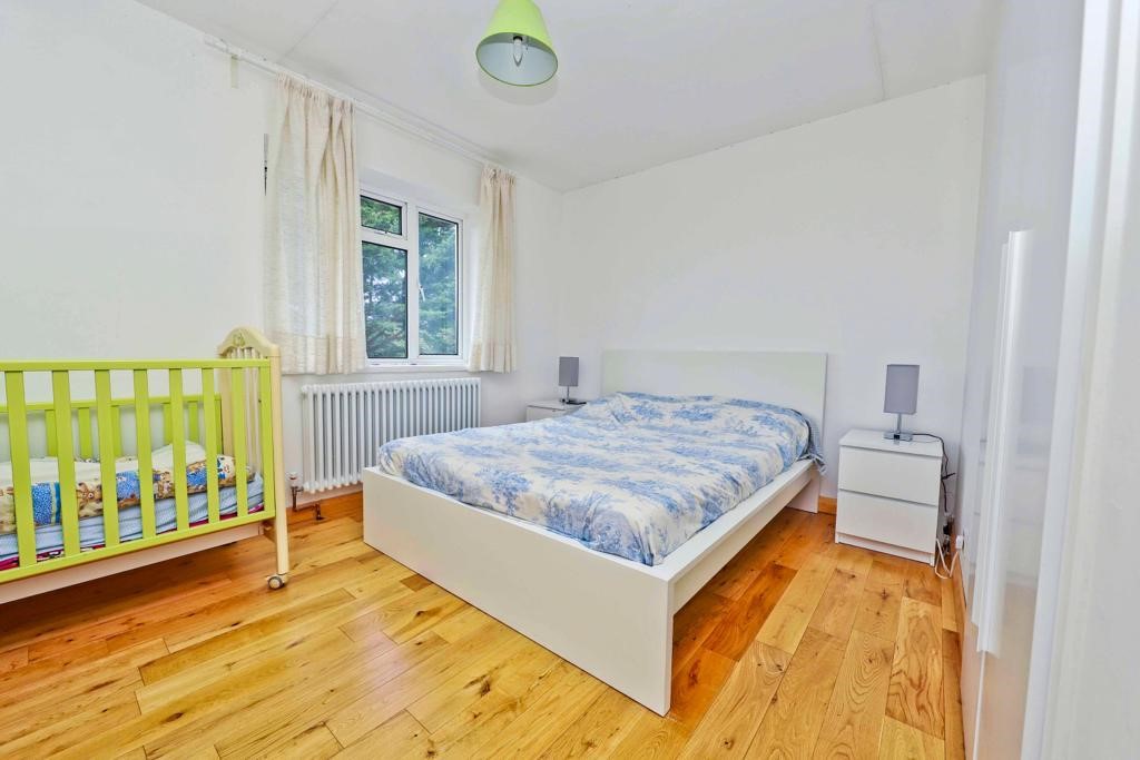 2 bed maisonette for sale in Heather Close, Uxbridge  - Property Image 4