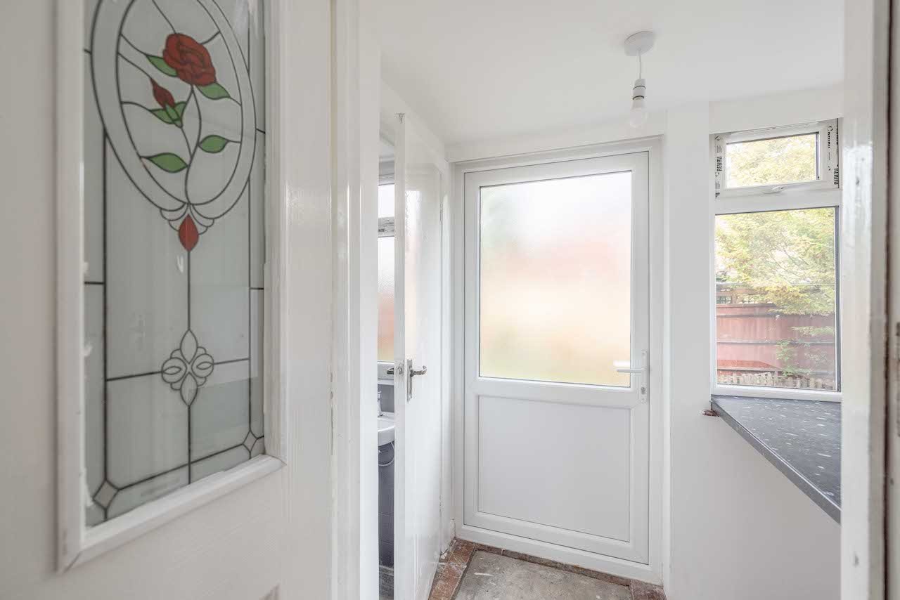4 bed detached house for sale in Slough Road, Iver, SL0 (ref 553948)