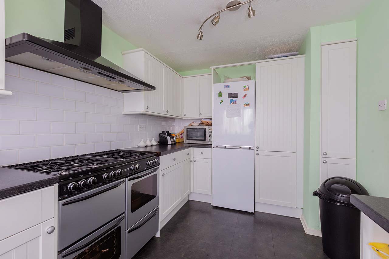 3 bed terraced house for sale in Grampian Way, Langley  - Property Image 11