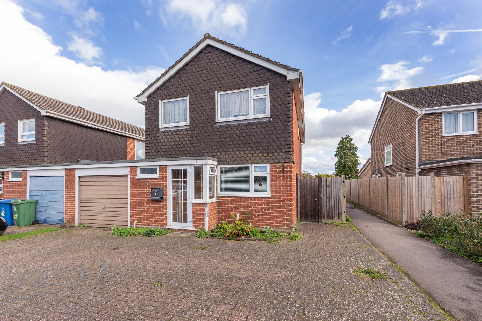 4 bed detached house for sale in Tithe Close, Maidenhead  - Property Image 2