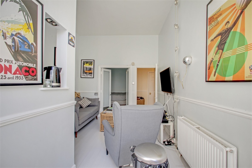1 bed ground floor flat for sale in Upton Park, Slough  - Property Image 3