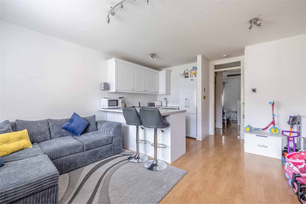 1 bed flat for sale in Maypole Road, Taplow  - Property Image 2